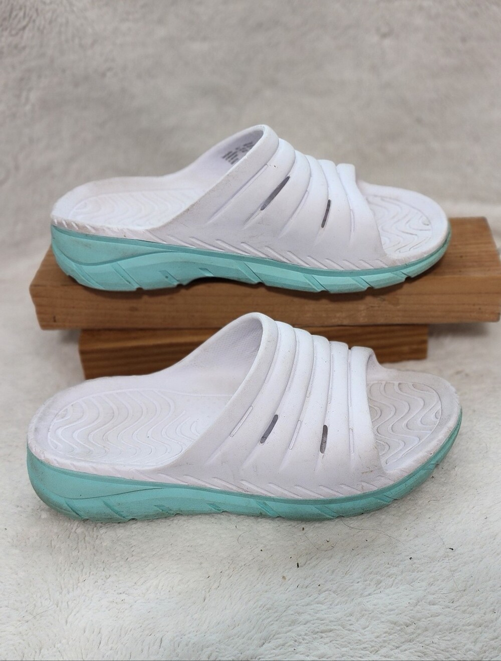 Avia, Women's Slip On Size 9